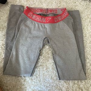 Gym shark leggings